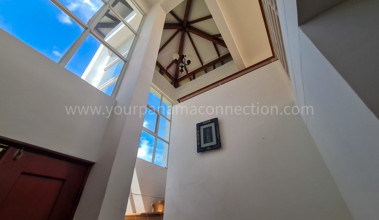 staircase townhouse decameron panama