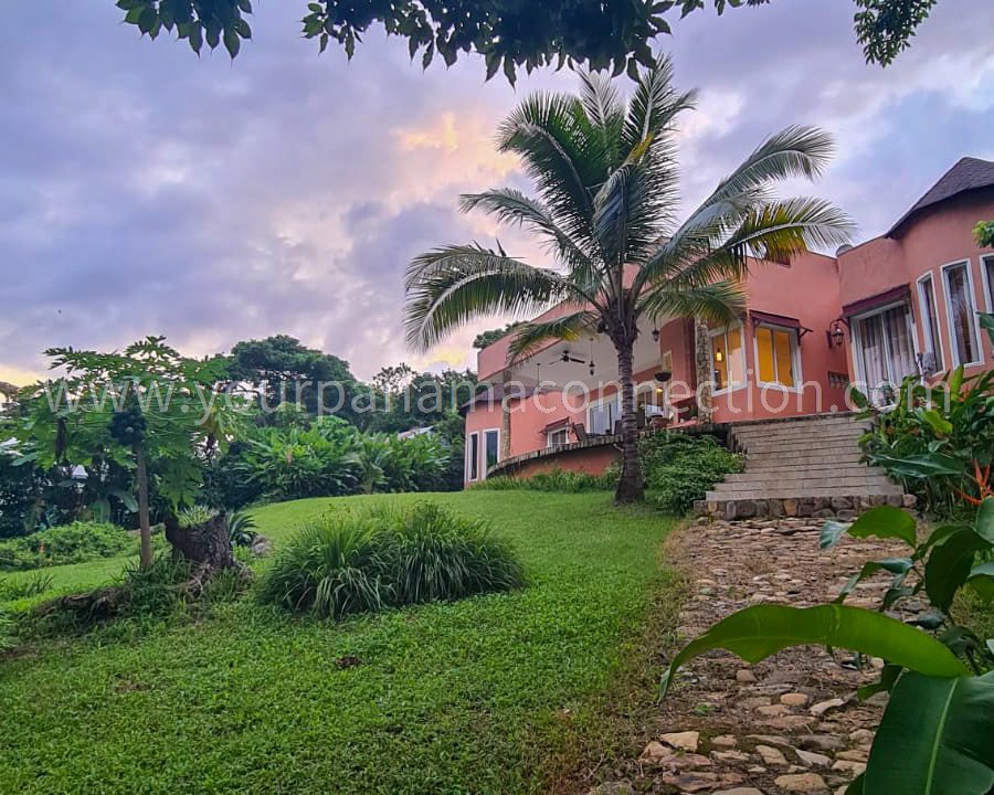 front of house for sale saboga island panama